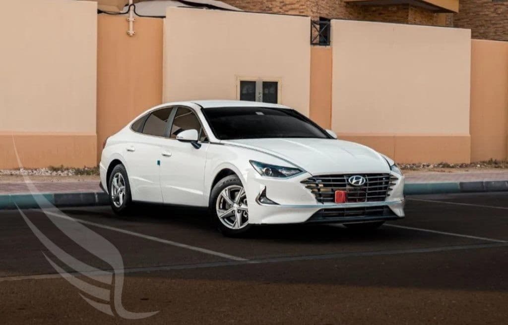 Hyundai Sonata 2023 — photo 1 of 4