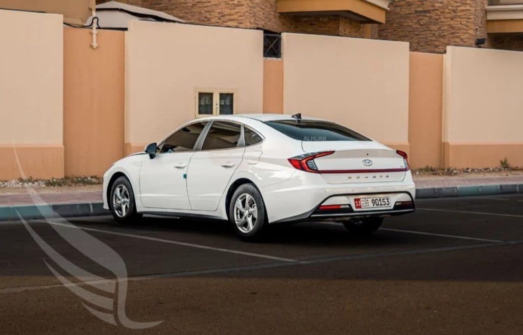 Hyundai Sonata 2023 — photo 2 of 4