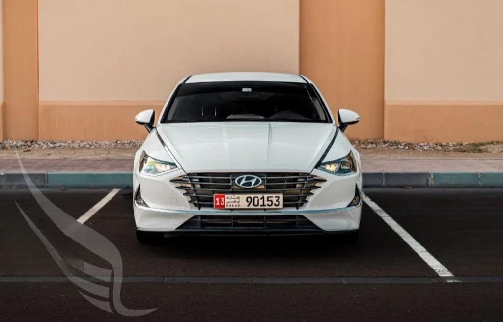 Hyundai Sonata 2023 — photo 3 of 4